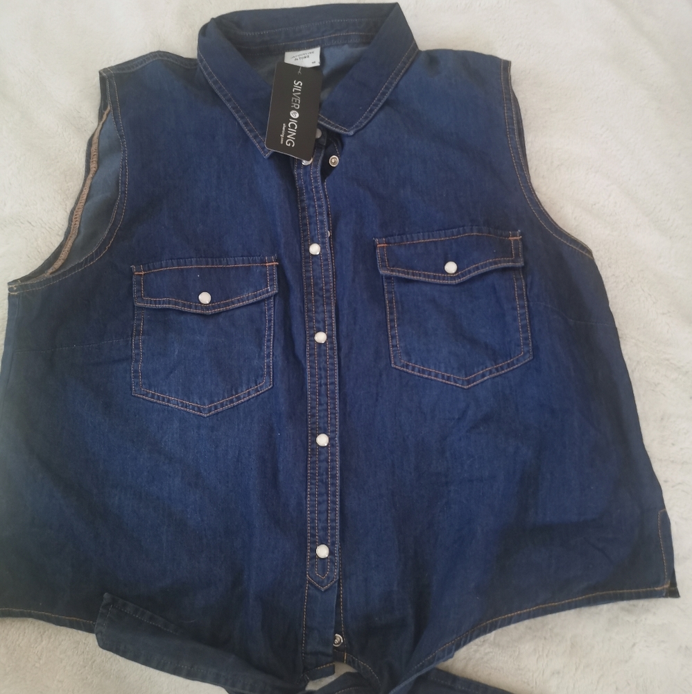 New with tags feeling blue chambray shirt medium size 40: